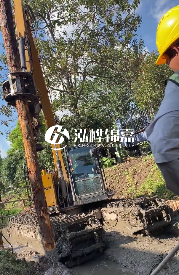 景德鎮(zhèn)河道清淤專業(yè)施工-狹窄河道挖機清理河道的方法？